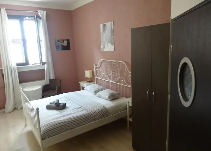 Good Juju Private & Basic Stary Rynek * Познань