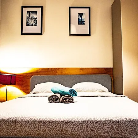 Good Juju Private & Basic Stary Rynek *