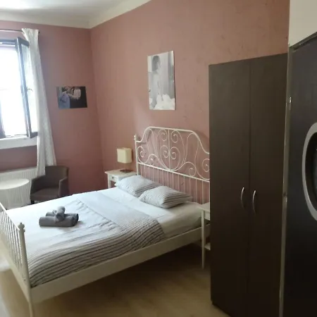 Good Juju Private & Basic Stary Rynek * Poznań