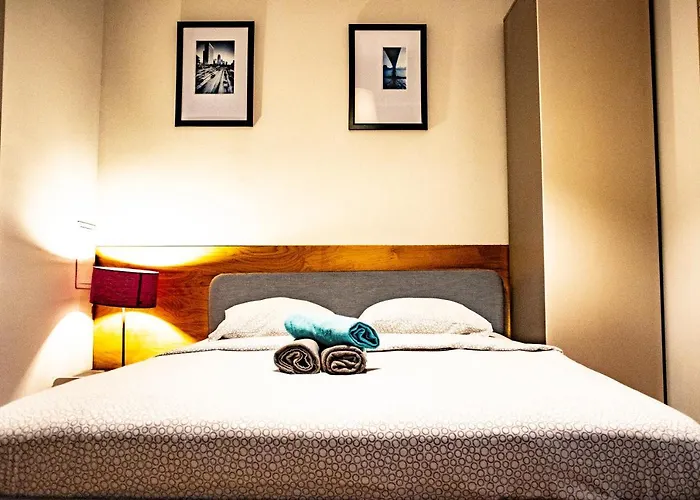 Good Juju Private & Basic Stary Rynek *